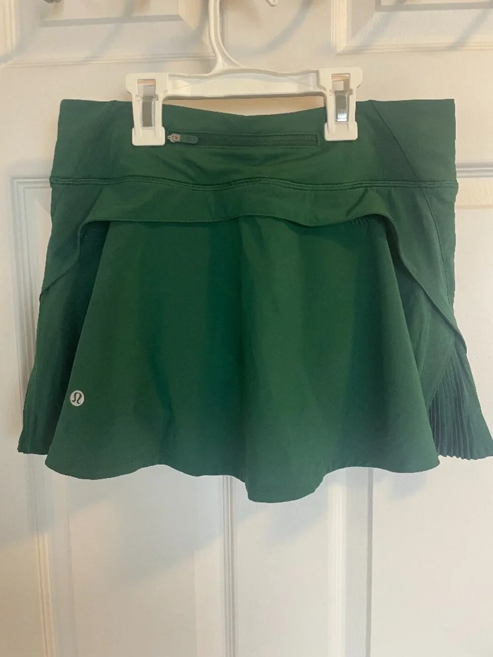 Green Lululemon Play Off the Pleats Mid-Rise Skirt